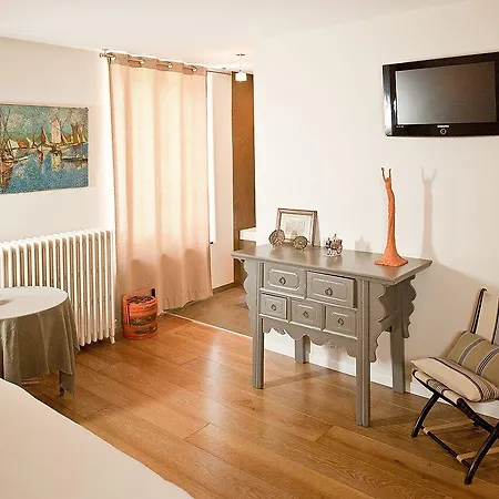 Bed & Breakfast Maison D'hote De Myon 4*