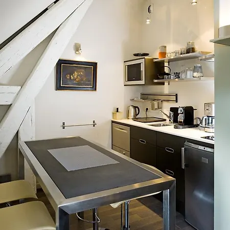 Maison D'hote De Myon לינה וארוחת בוקר 3*