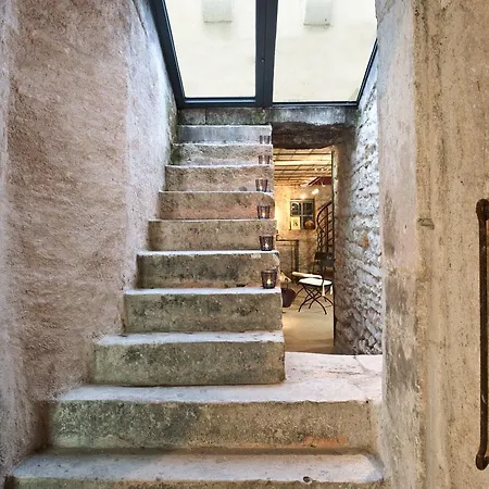 לינה וארוחת בוקר Maison D'hote De Myon 3*